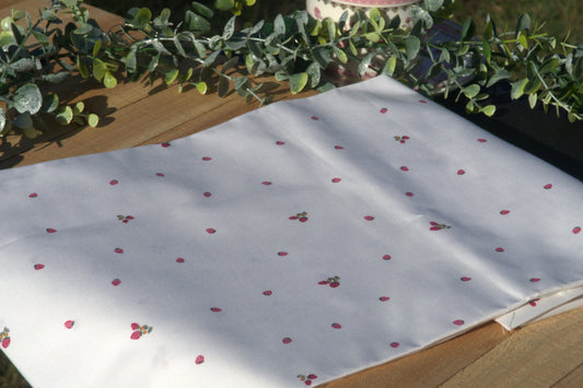 Riley Blake  Hush Hush 5 Bitty Berries 1 yard cut